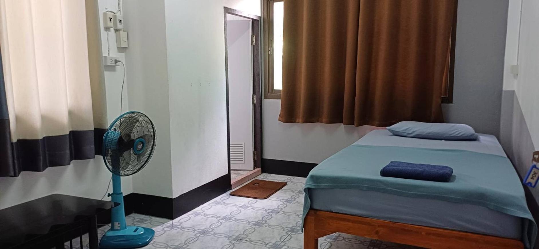 Satop Travelers Guesthouse Chiang Mai Esterno foto