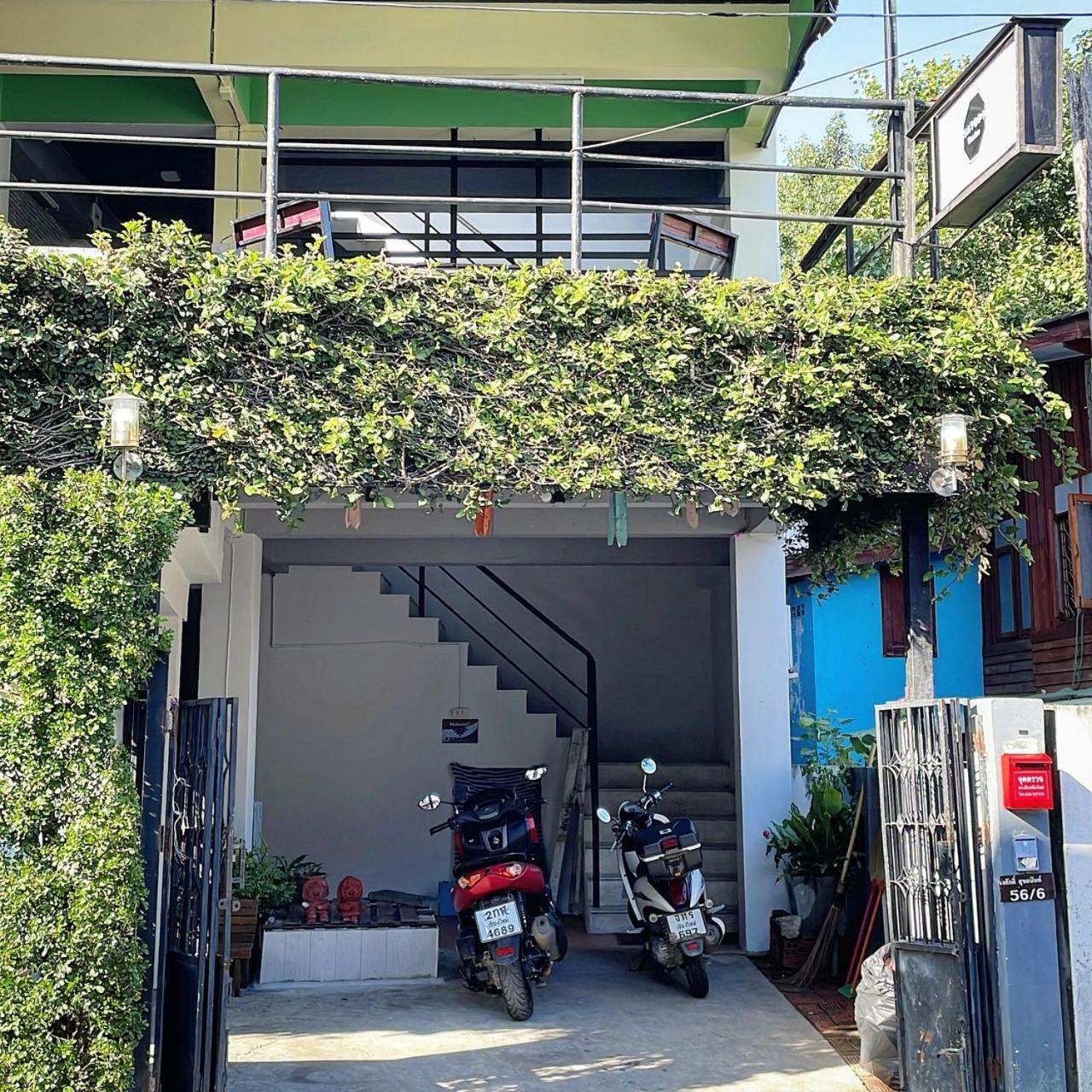 Satop Travelers Guesthouse Chiang Mai Esterno foto