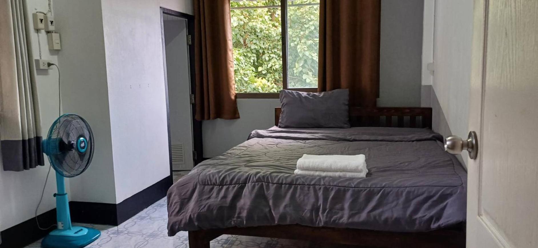 Satop Travelers Guesthouse Chiang Mai Esterno foto